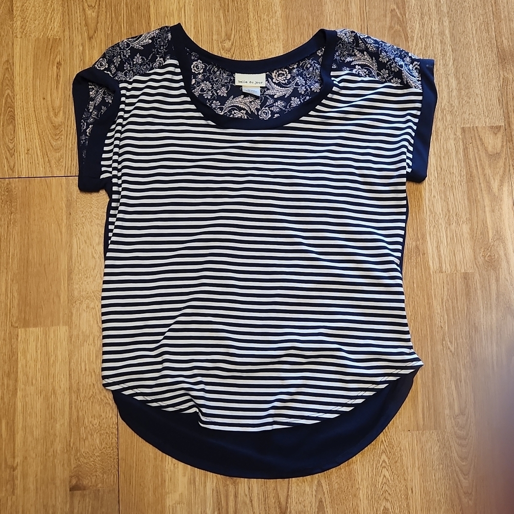 Belle Du Jour mixed pattern top sz small